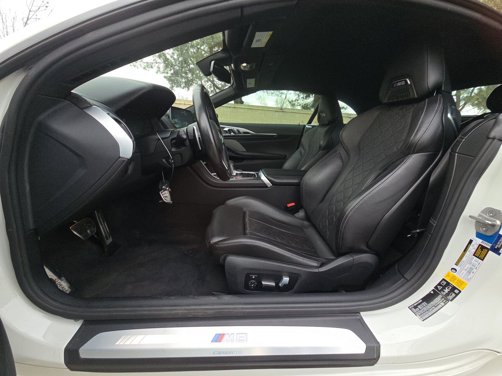 
2020 BMW M8 Convertible full									