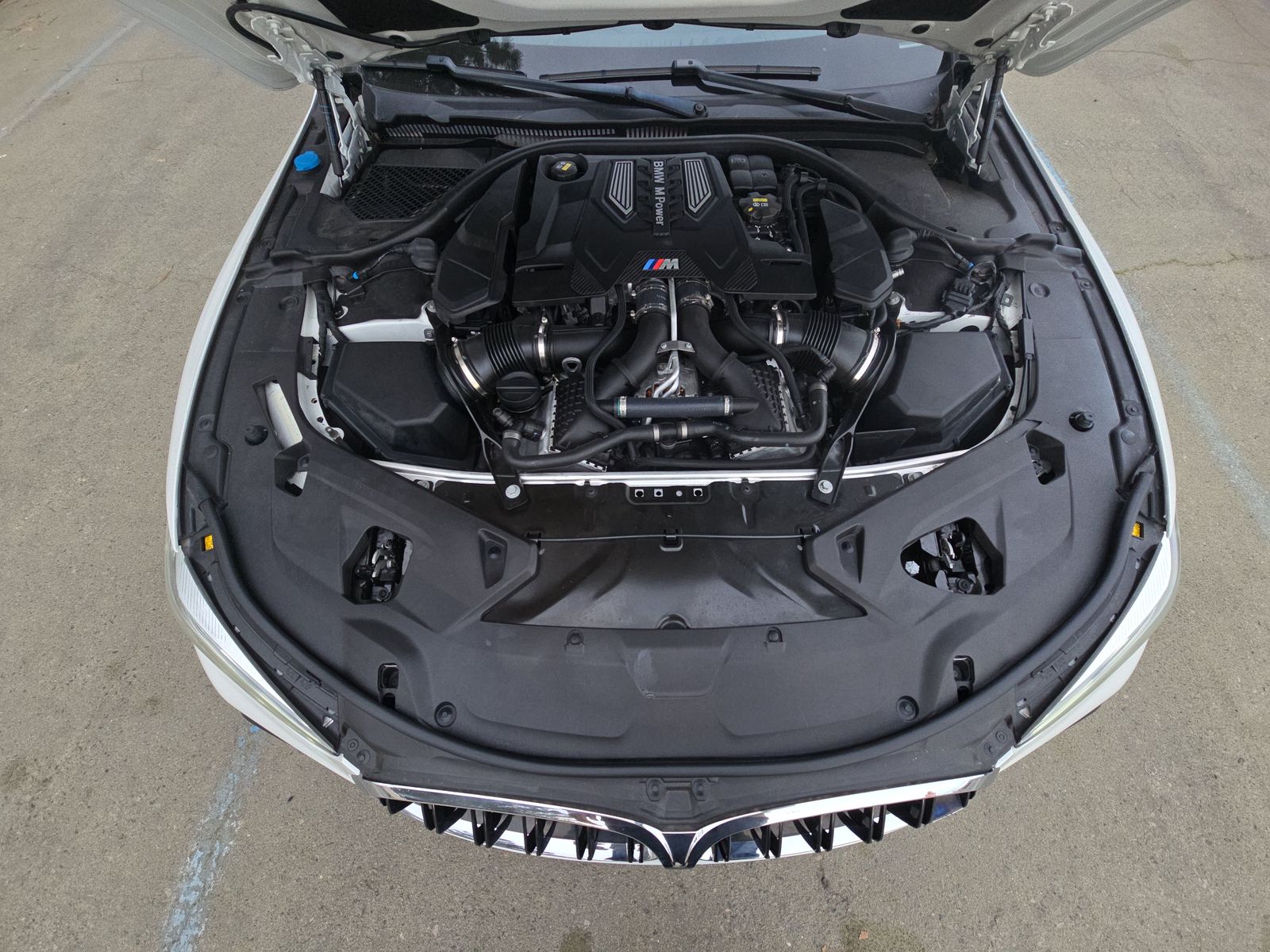 
2020 BMW M8 Convertible full									