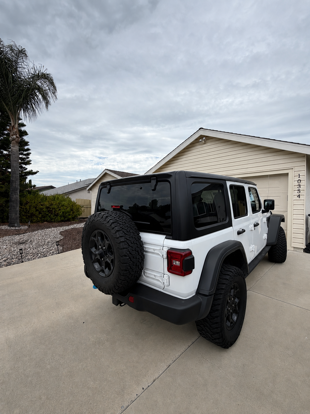 
2023 Jeep Wrangler Rubicon 4xe 20th Anniversary — Plug-In Hybrid 4WD, Hardtop full									